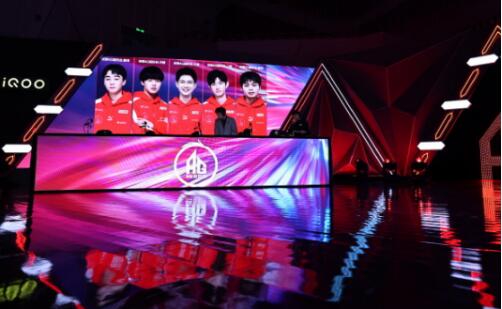 HLE战胜CFO晋级英雄联盟S15总决赛八强